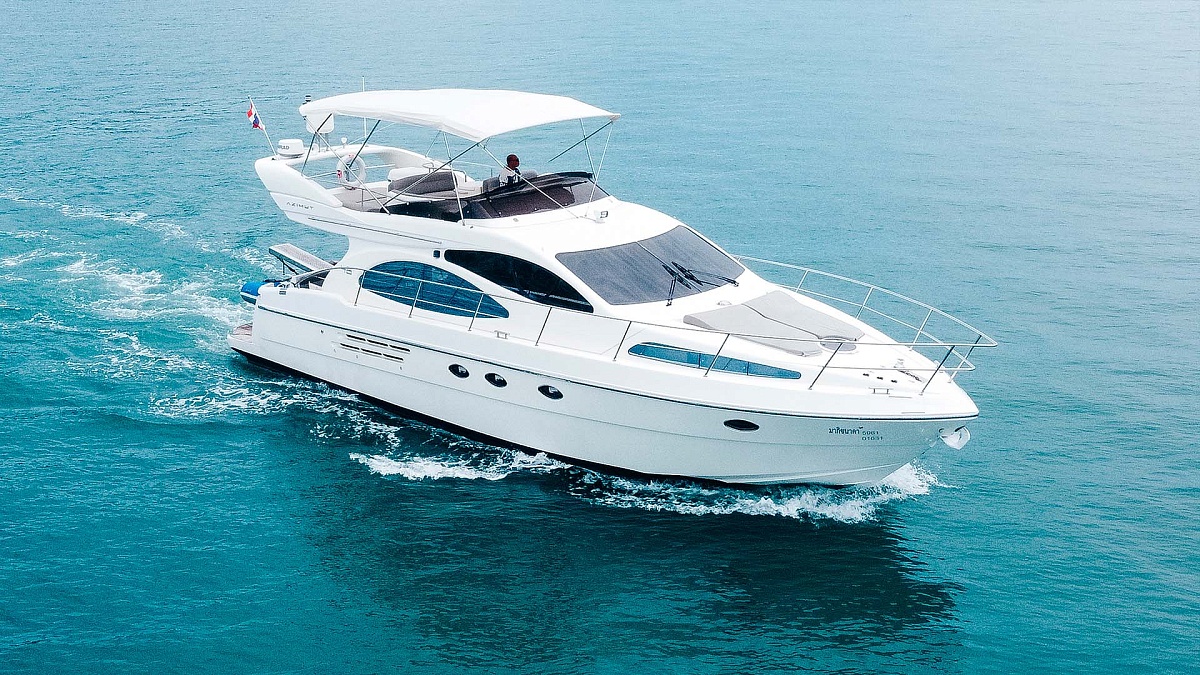 Аренда моторной яхты Azimut 46 на Пхукете